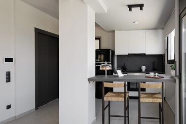 هتل Athens Riviera Suites
