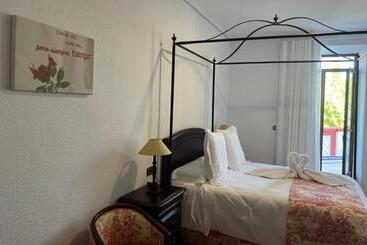 هتل Balneario De Marmolejo
