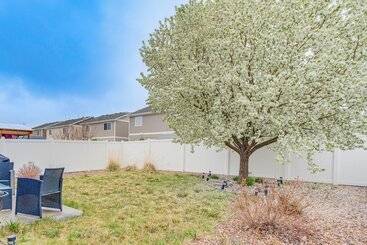 6 Mi To Dia: Denver Home W/ Fenced Yard & Fire Pit