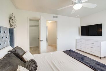 6 Mi To Dia: Denver Home W/ Fenced Yard & Fire Pit