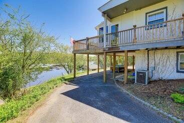 Kingsport  Boone Lake Hideaway  W/ Deck & Views!
