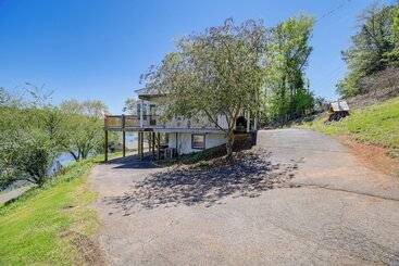 Kingsport  Boone Lake Hideaway  W/ Deck & Views!