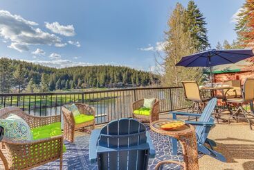 Lakefront Coeur D Alene Home W/ Deck + Shared Dock