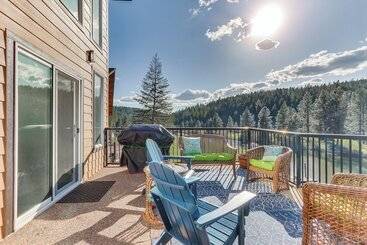Lakefront Coeur D Alene Home W/ Deck + Shared Dock