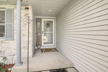Lovely Terre Haute Home W/ Private Yard & Hot Tub!