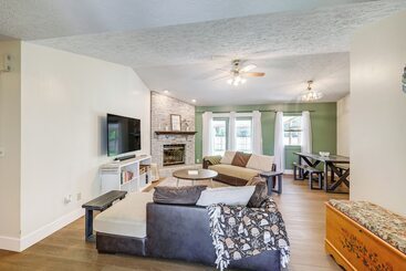 Lovely Terre Haute Home W/ Private Yard & Hot Tub!