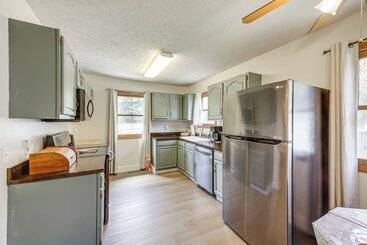 Lovely Terre Haute Home W/ Private Yard & Hot Tub!