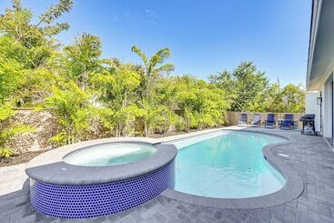 Marco Island Home W/ Pool & Hot Tub Near Beaches!