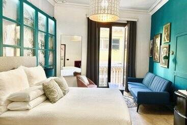 پانسیون Dog Admiral Urban Guest House