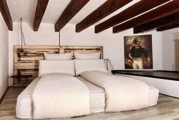 پانسیون Dog Admiral Urban Guest House