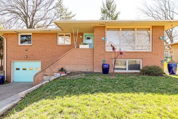Pet Friendly Lincoln Home: 1 Mi To Gateway Mall