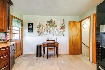 Pet Friendly Lincoln Home: 1 Mi To Gateway Mall