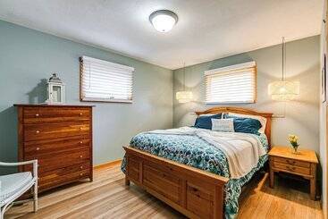 Pet Friendly Lincoln Home: 1 Mi To Gateway Mall