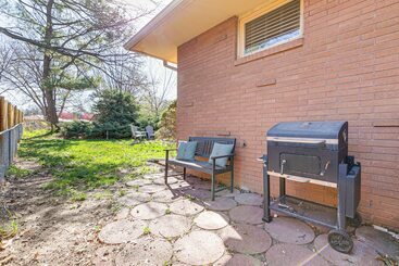 Pet Friendly Lincoln Home: 1 Mi To Gateway Mall