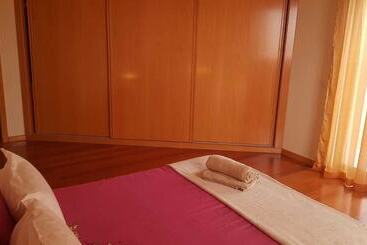 اقامتگاه Remarkable 3 Bed House In Machico