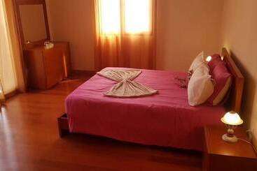 اقامتگاه Remarkable 3 Bed House In Machico