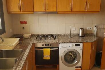 اقامتگاه Remarkable 3 Bed House In Machico