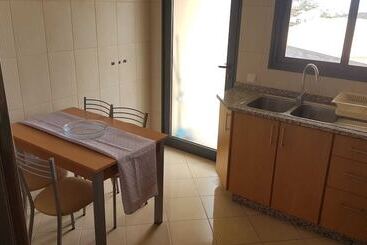 اقامتگاه Remarkable 3 Bed House In Machico
