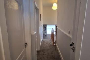 اقامتگاه Traditional 3 Bed House On The Historic Headland