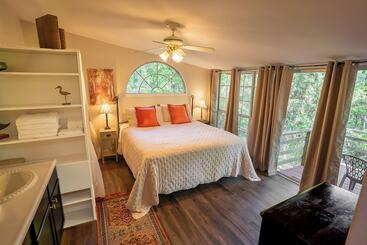 بيت ريفى Stag Leap Cabins & Extended Stays