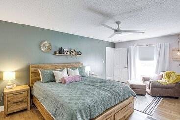 بيت ريفى Stylish Navarre House W/ Patio: 4 Mi To Beach!