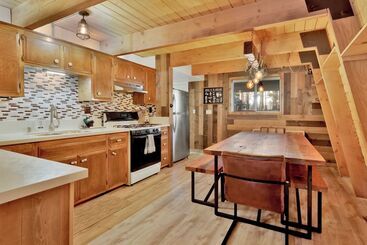 Fox & Bears Retreat #2190