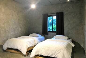 בית מלון כפרי Baan Nokhook Resort