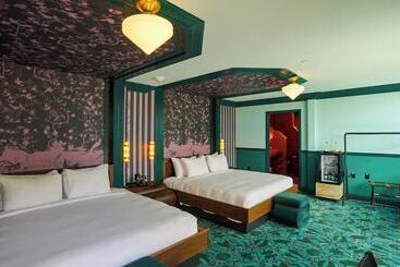 فندق Herringbone