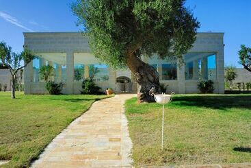 هتل روستایی Masseria Torre Del Diamante