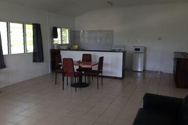 هتل Samoa Sport Lodge