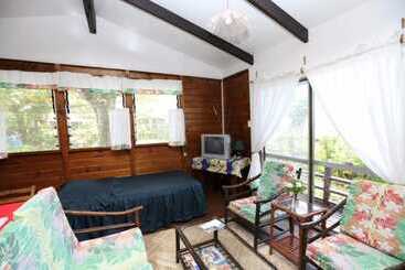 هتل Vaiala Beach Cottages