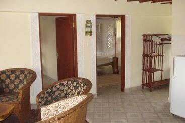 پانسیون Coconut Beach Apartments