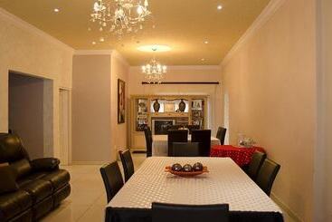پانسیون Mkhwani Guest House