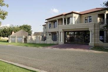 پانسیون Mkhwani Guest House