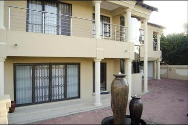 پانسیون Mkhwani Guest House