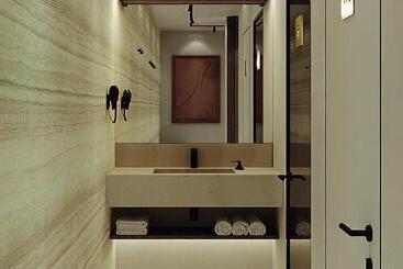 هتل Crowne Plaza Tashkent By Ihg