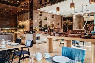 هتل Crowne Plaza Tashkent By Ihg