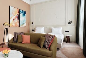 هتل Crowne Plaza Tashkent By Ihg