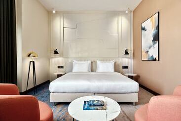 هتل Crowne Plaza Tashkent By Ihg