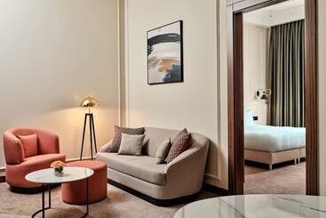 هتل Crowne Plaza Tashkent By Ihg
