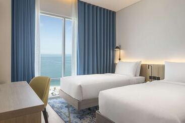 هتل Hampton By Hilton Kuwait Salmiya