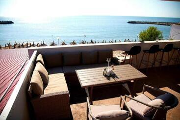 هتل Iulia Resort