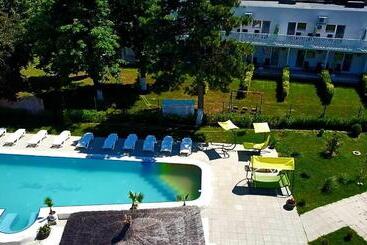 هتل Iulia Resort
