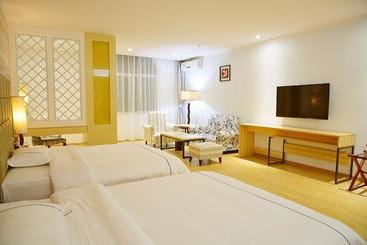 هتل 8 Inns Zhanjiang Haitian Branch