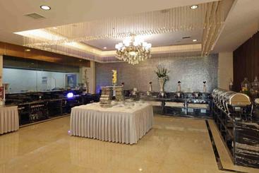 هتل Huagang International