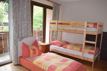 Heli S Bike & Hike Hostel