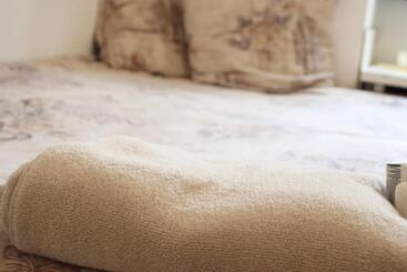 پانسیون Pebbles Guest House Room 3