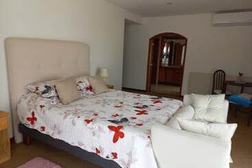 هتل Club House Pirque