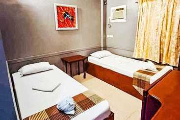 هاستل Mbg Travellers Inn Powered By Cocotel