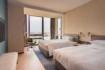 هتل Four Points By Sheraton Yantai